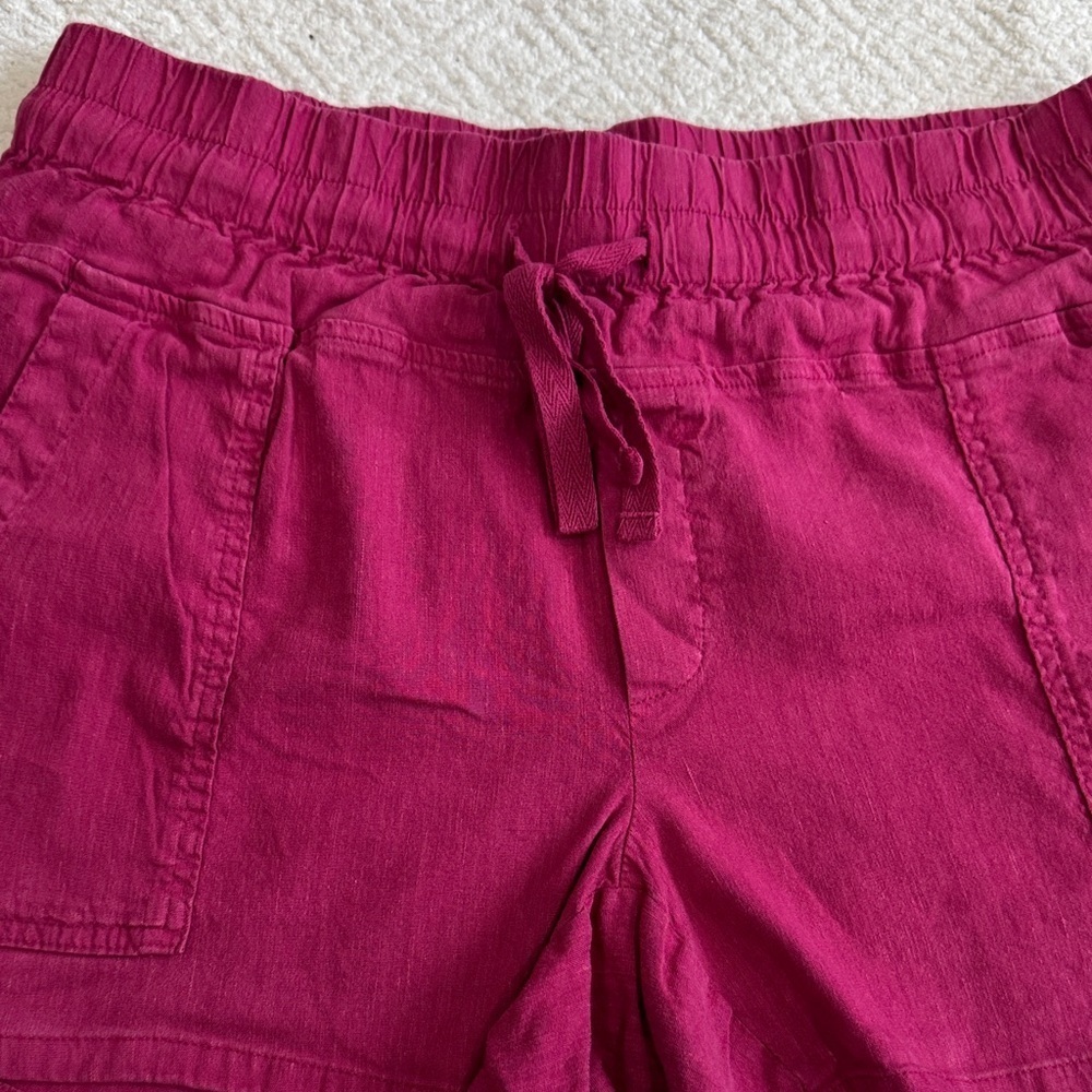 Kut from the Kloth Kut Christina Smocked
Band Linen Short Sz M - Picture 4 of 7